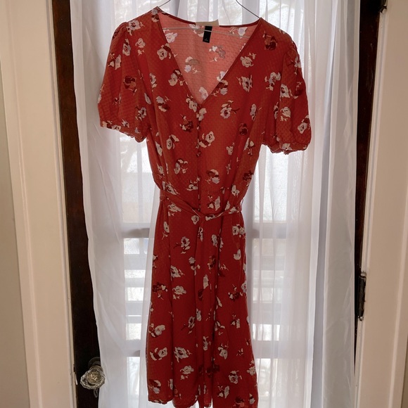 Universal Thread Dresses & Skirts - Button up flower print dress